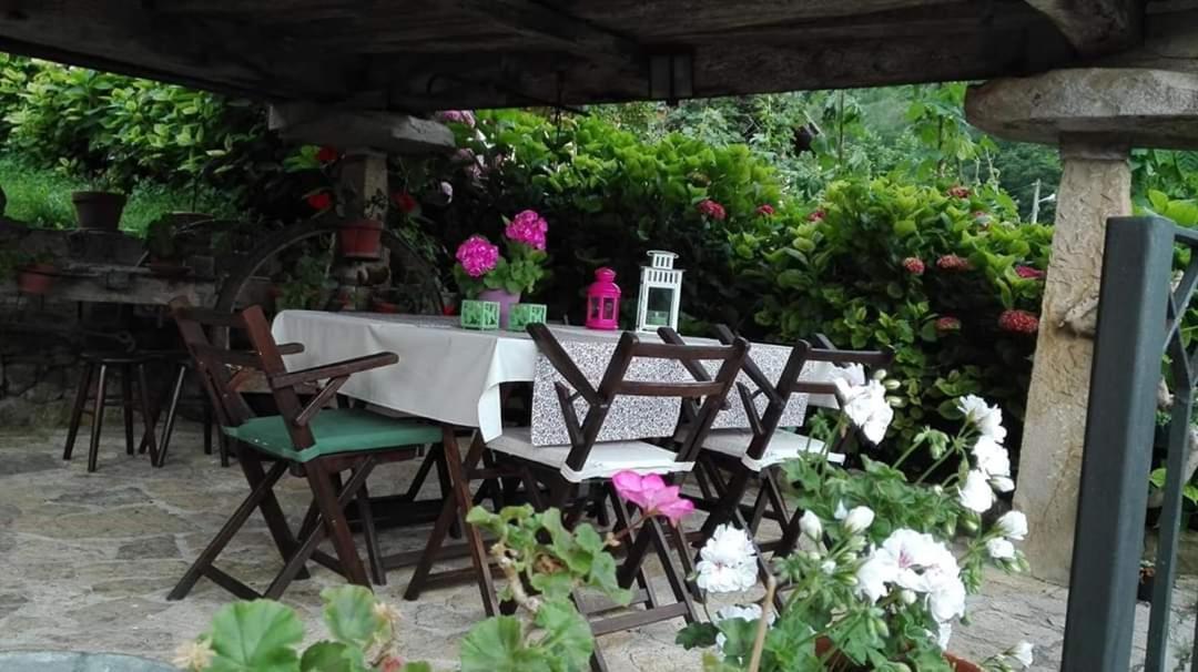 El Colladin Guest House Llerices Exterior foto