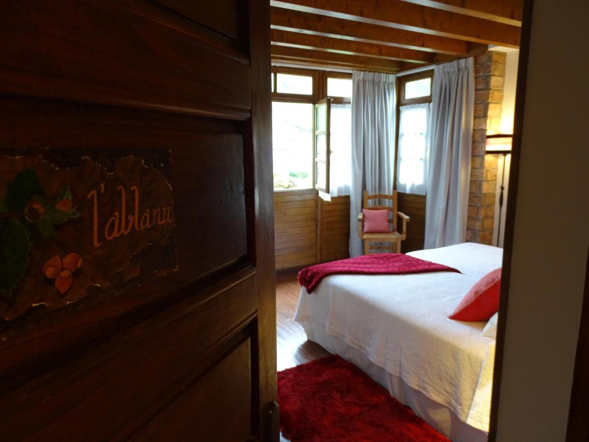 El Colladin Guest House Llerices Exterior foto