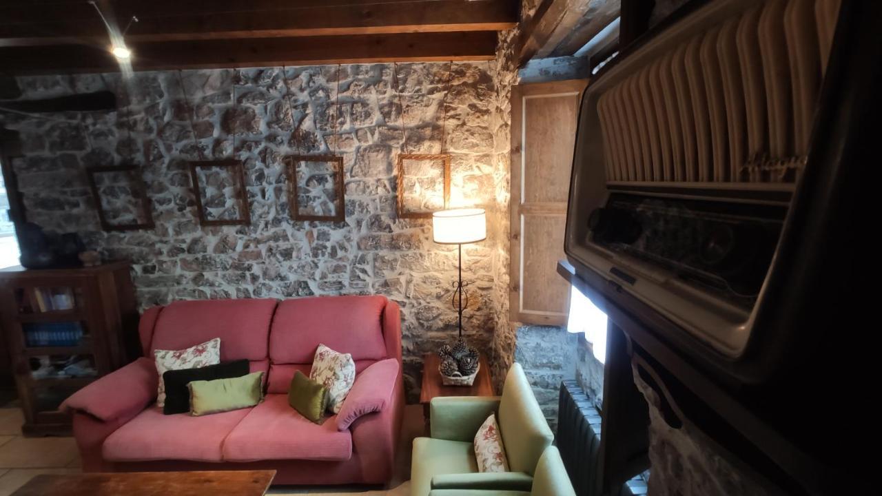 El Colladin Guest House Llerices Exterior foto