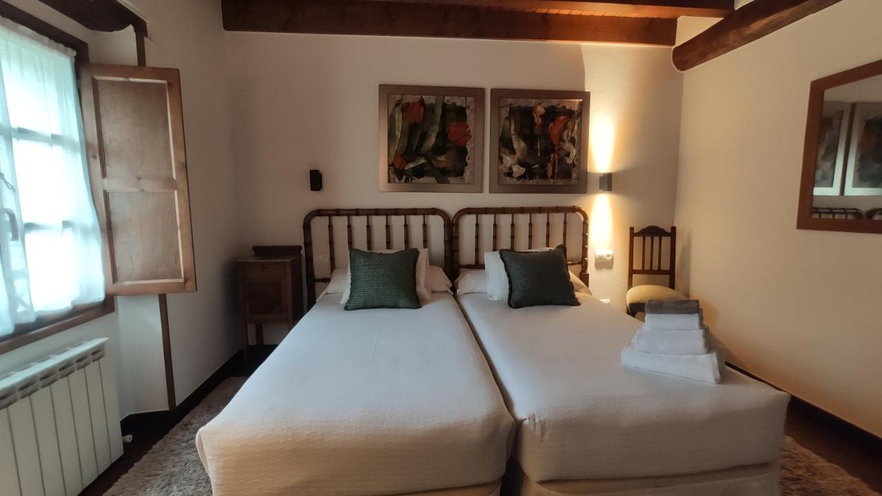 El Colladin Guest House Llerices Exterior foto