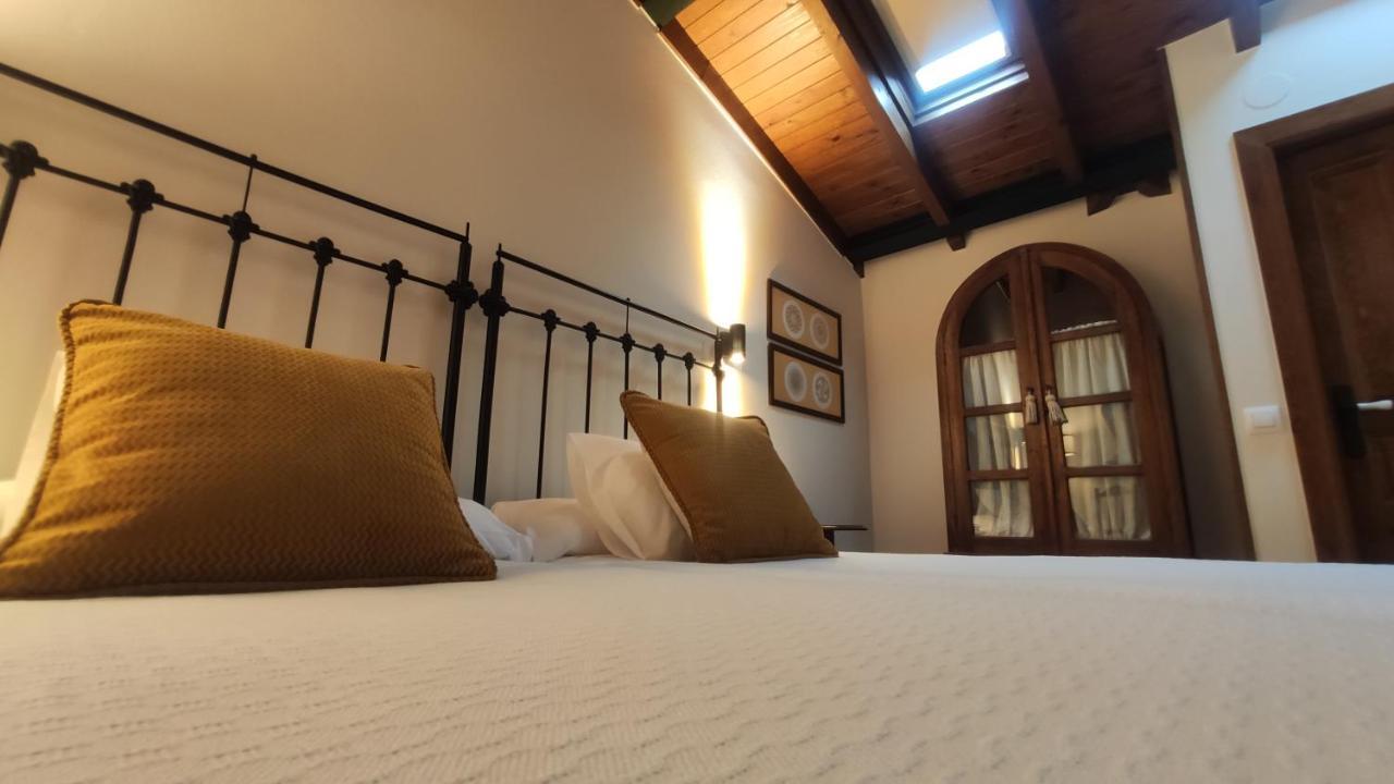 El Colladin Guest House Llerices Exterior foto