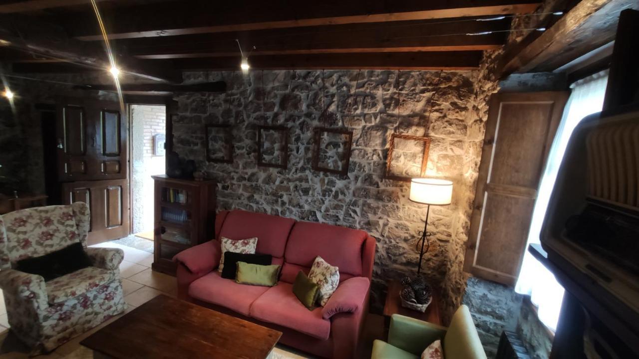 El Colladin Guest House Llerices Exterior foto