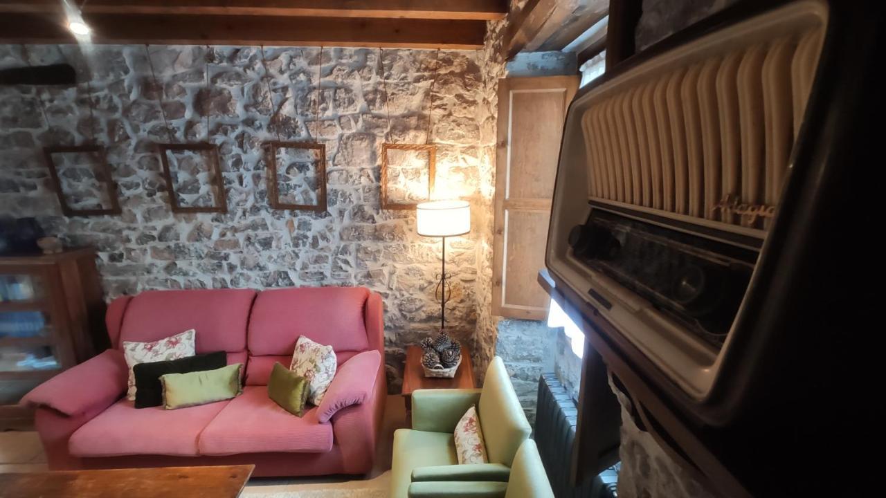El Colladin Guest House Llerices Exterior foto