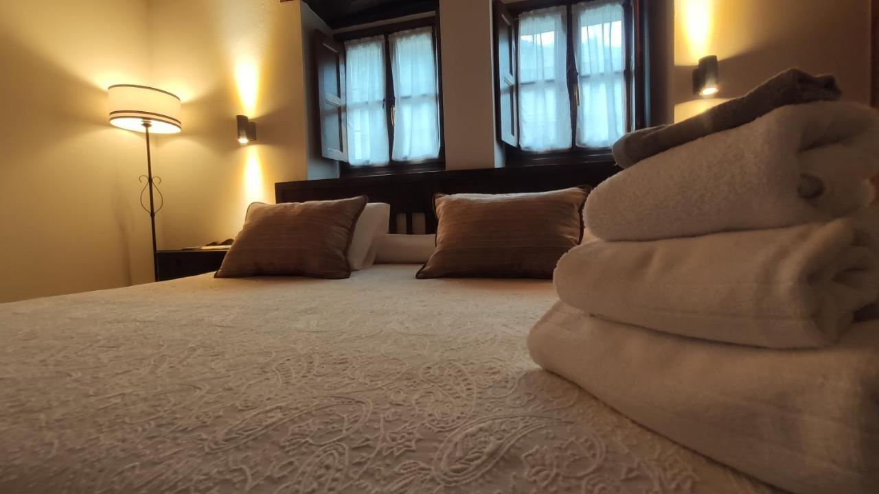 El Colladin Guest House Llerices Exterior foto