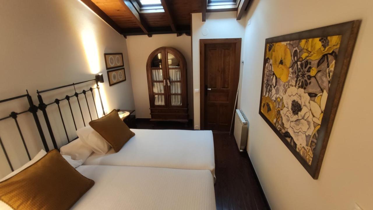 El Colladin Guest House Llerices Exterior foto